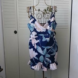 Boohoo floral dress plus size